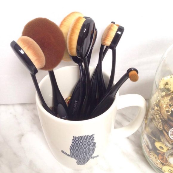 Makeup brush storage ideas