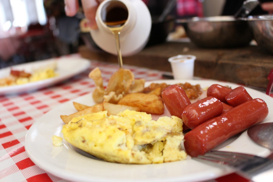 Grateful Sunday: Sugar Shack With the Lords (Cabane à sucre Lalande)