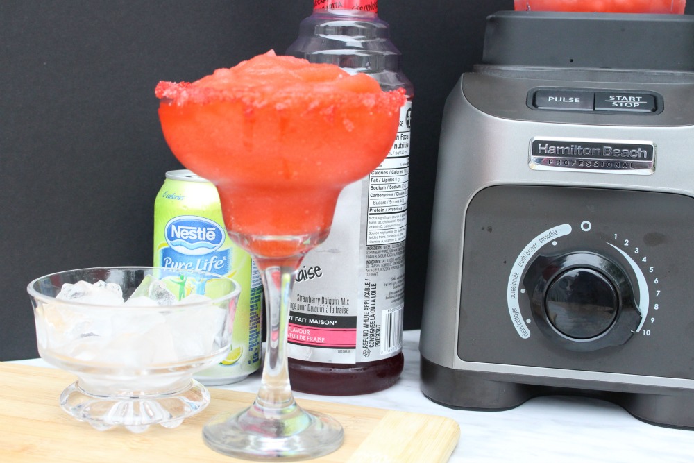 Simple Fizzy Strawberry Daiquiri Mocktail Recipe