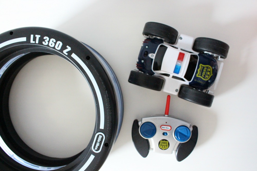 Holiday Gift Guide: Little Tikes Tire Twister Lights | Review & Giveaway