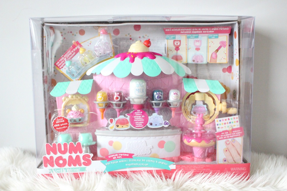 Holiday Gift Guide: Num Noms Scented Nail Polish Maker | Review & Giveaway