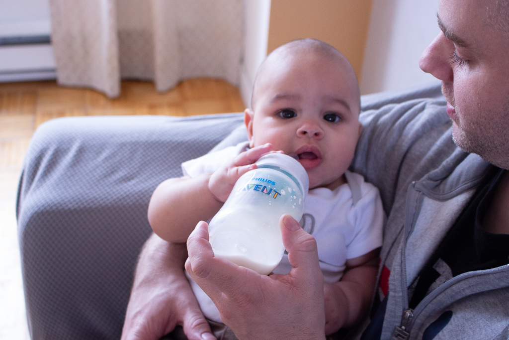 Bottle Feeding Tips For First Time Dads | Philips Avent