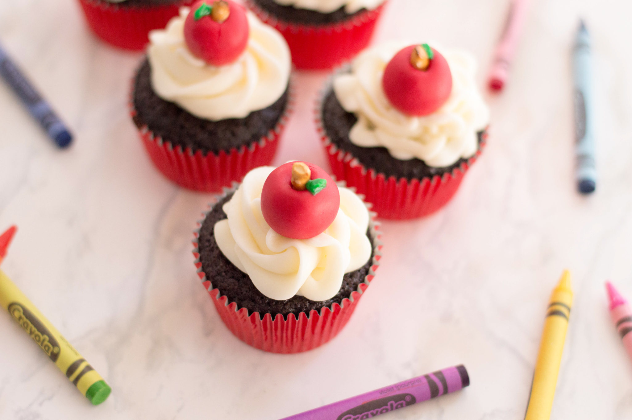 Delicious Back-To-School Chocolate Cupcakes 