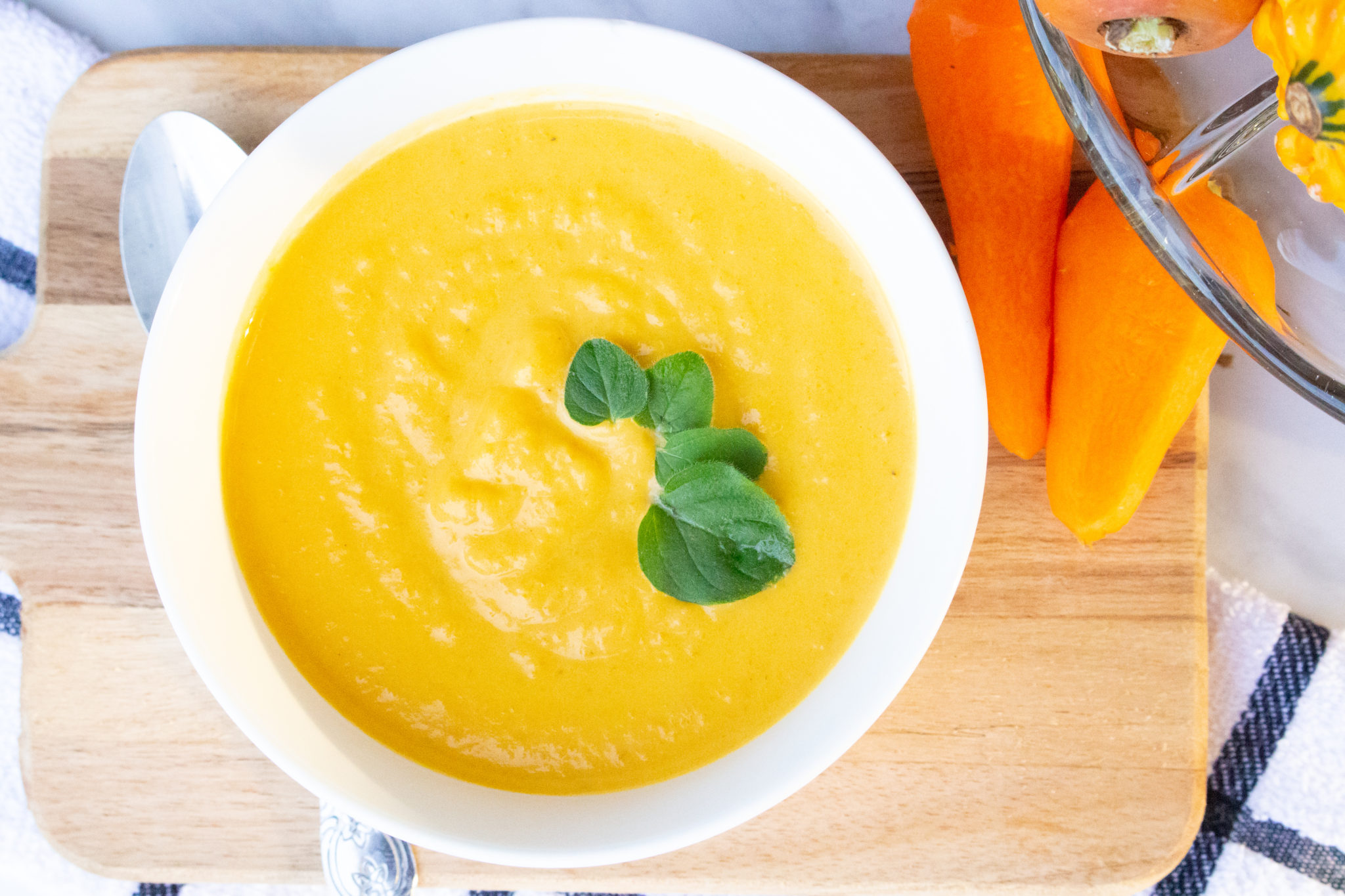 Easy Creamy Carrot Soup Recipe