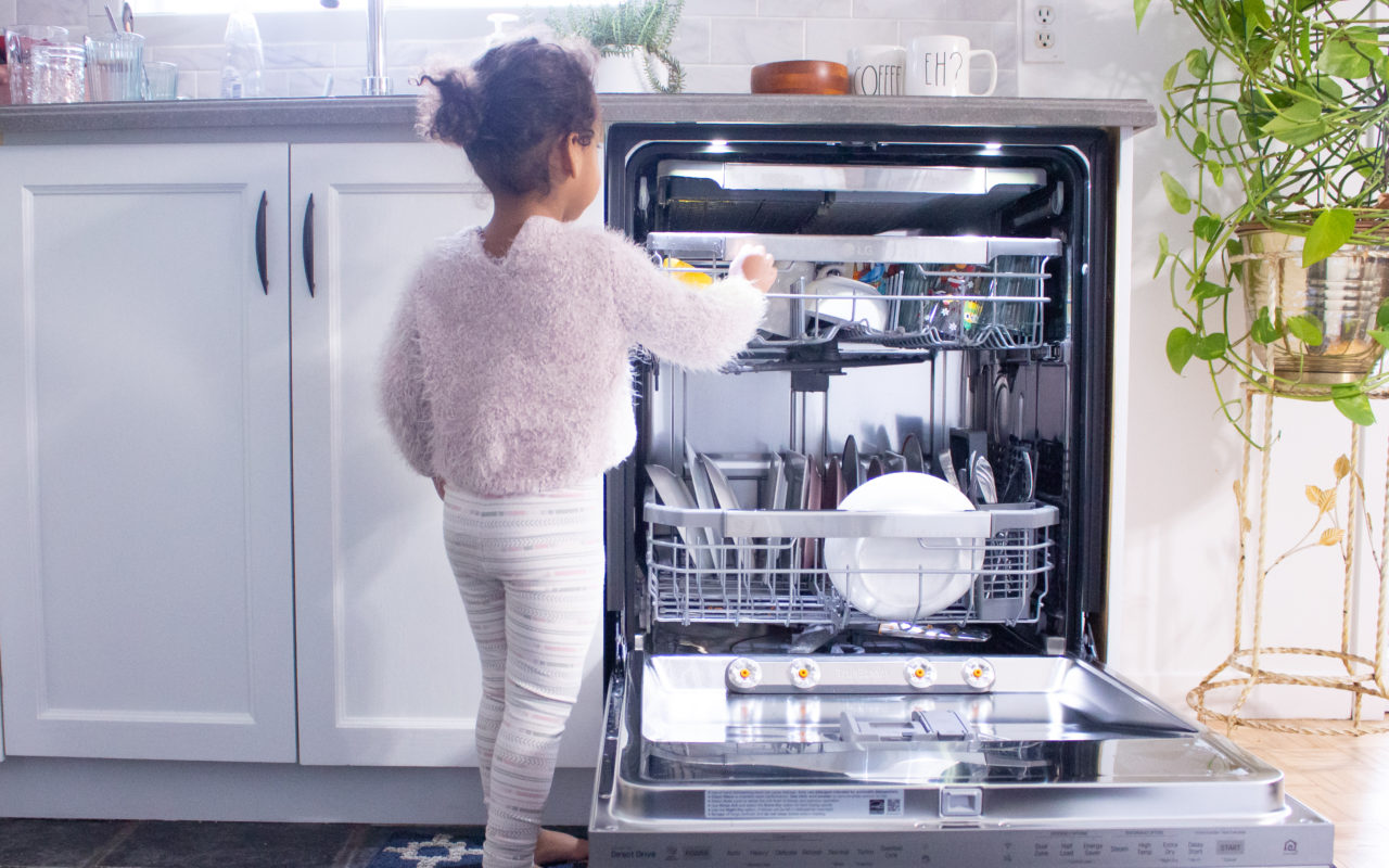 Easy Toddler Chores | LG QuadWash Steam Dishwasher Review