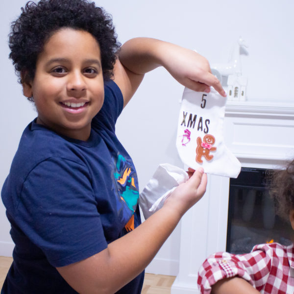 Crafting With Kids | Easy DIY Advent Calendar – Welch’s® Christmas Fruit Snacks