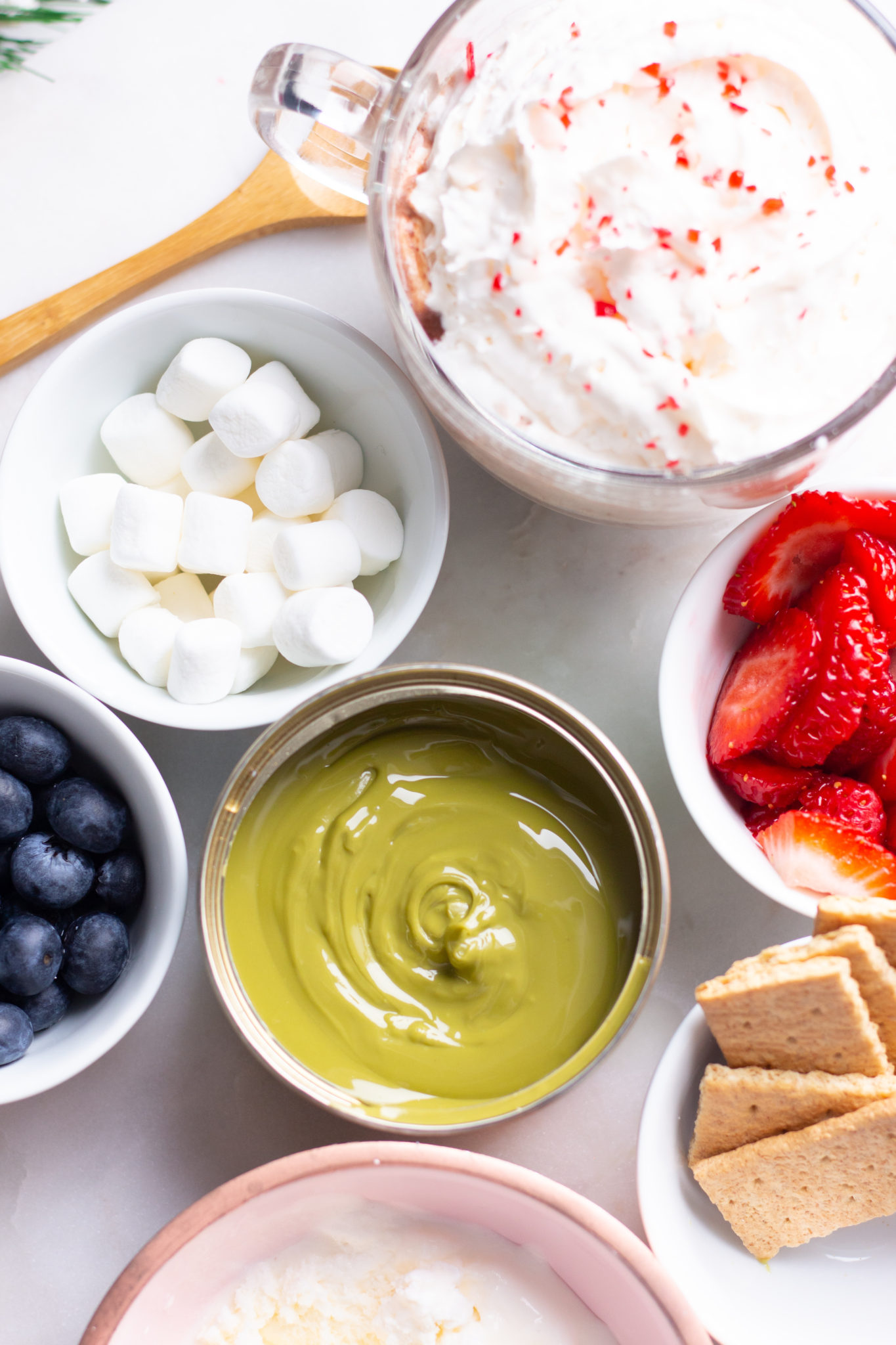 Must-Haves For The Ultimate Chocolate Fondue Party