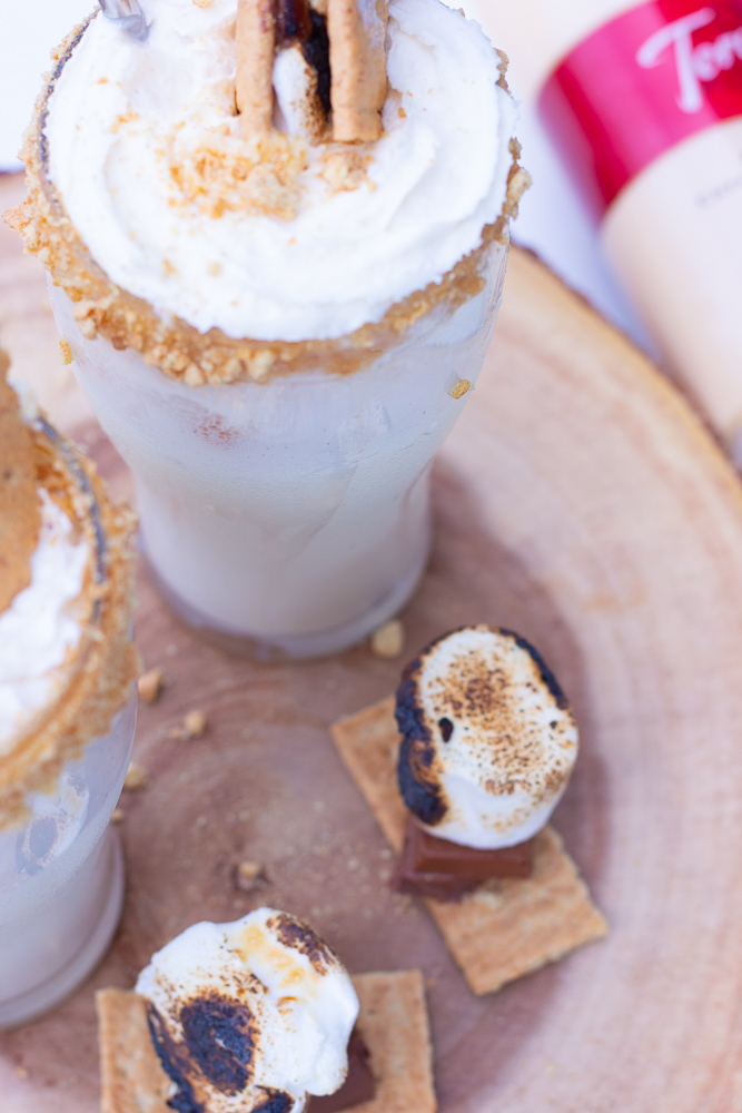 Easy Homemade S'mores milkshake Recipe