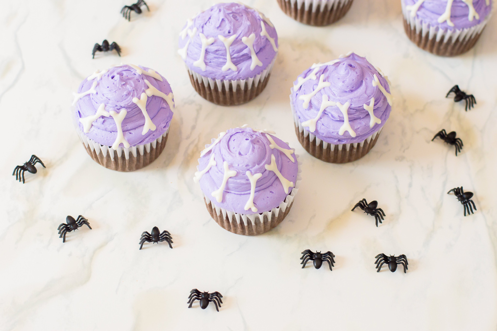 DIY Halloween Bones Cupcake