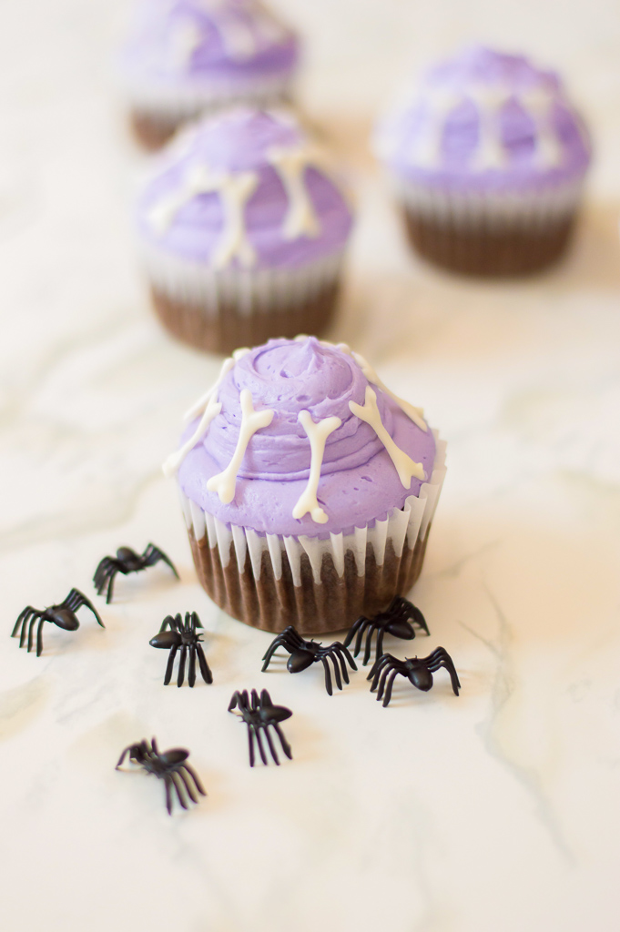 DIY Halloween Bones Cupcake