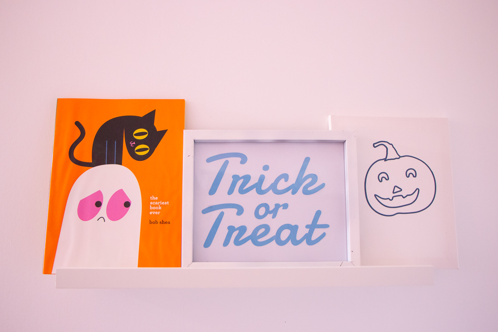 DIY Easy Halloween Themed Wall Gallery | Cricut Explorer Air 2