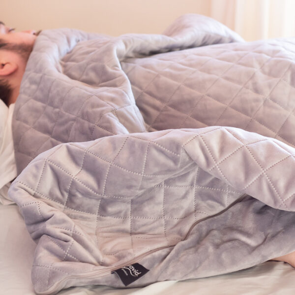 3 Tips on How to Sleep Better | Gravid Weighted Blanket Review