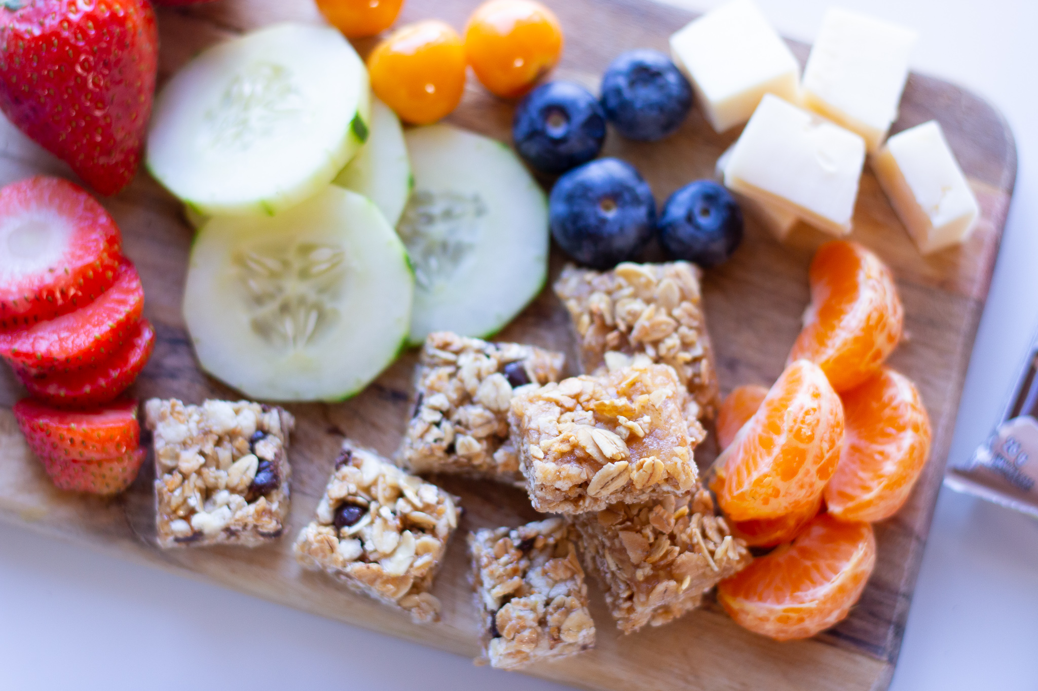 Snack board featuring Quaker Chewy granola bars