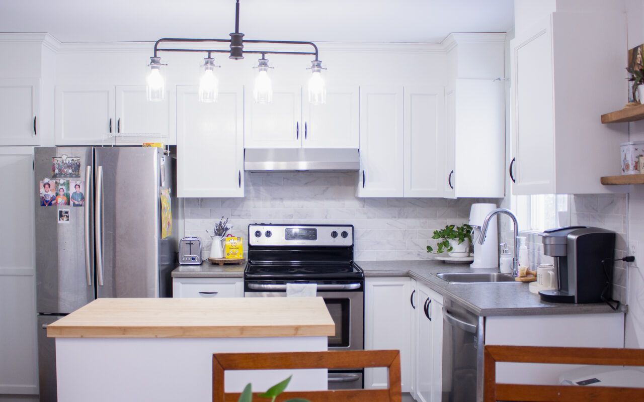 Adding a Special Touch to Your Kitchen: 4 Tips for a Cheap Remodel