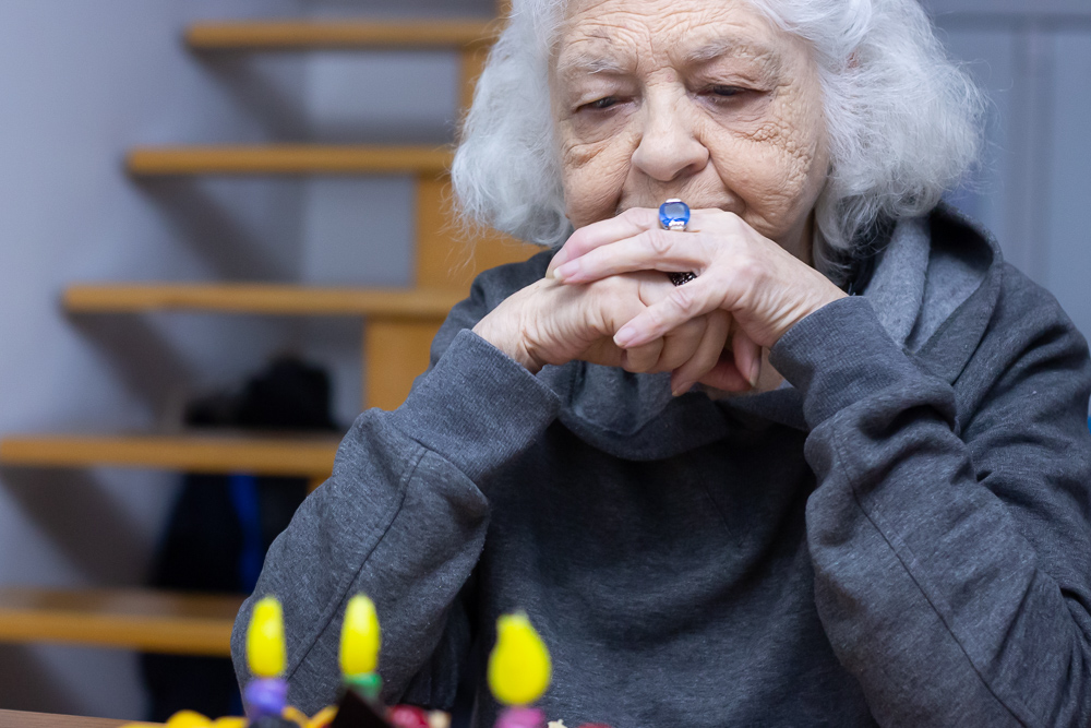 Why You Should Consider Sending Your Aging Parent to an Adult Day Center