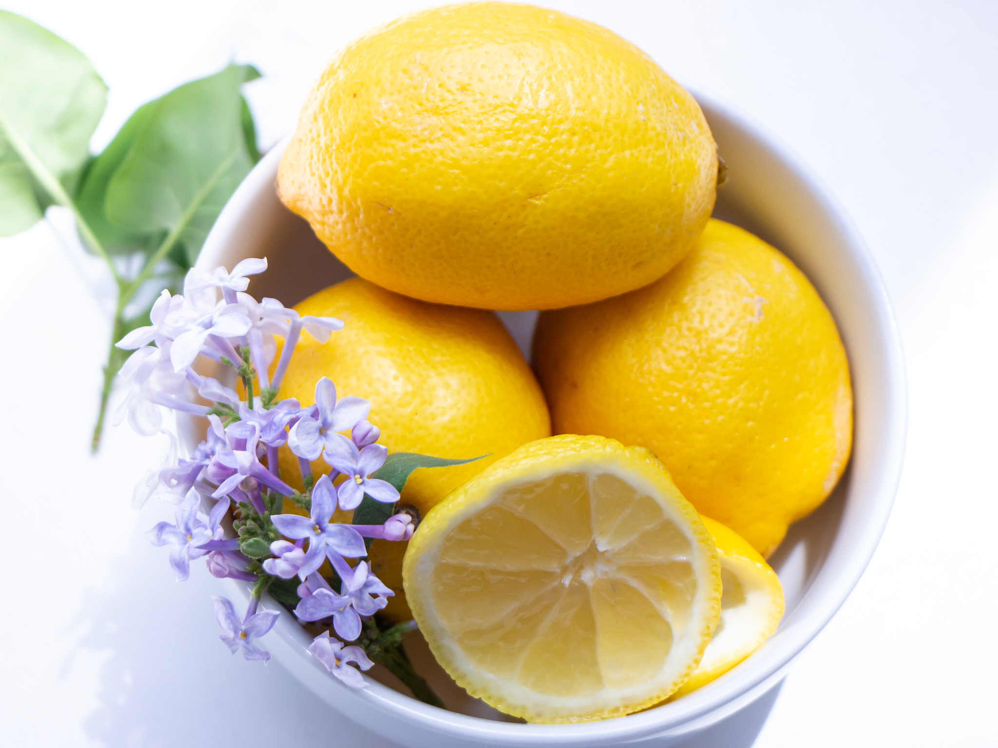 Refreshing Fizzy Lilac Lemonade Recipe