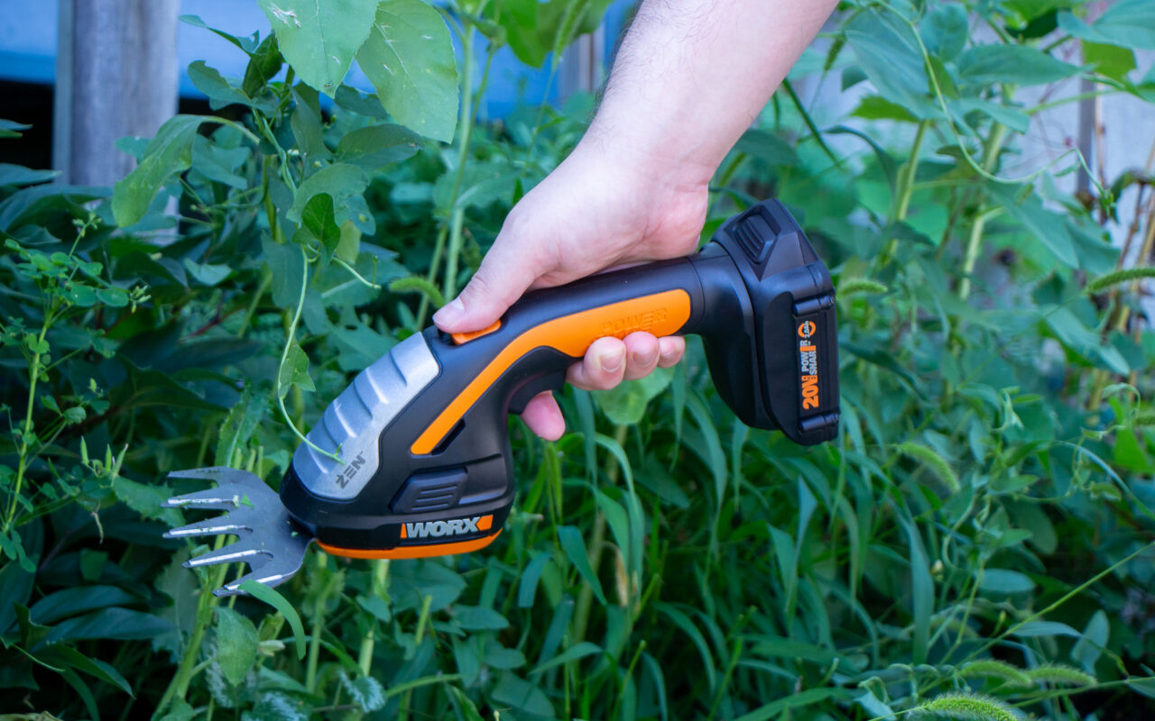 A Gardener's Best Friend: My Review of the WORX 20V 4" Shear and 8" Shrubber