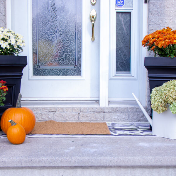 Simple Ways to Spruce Up Your Front Patio for Fall