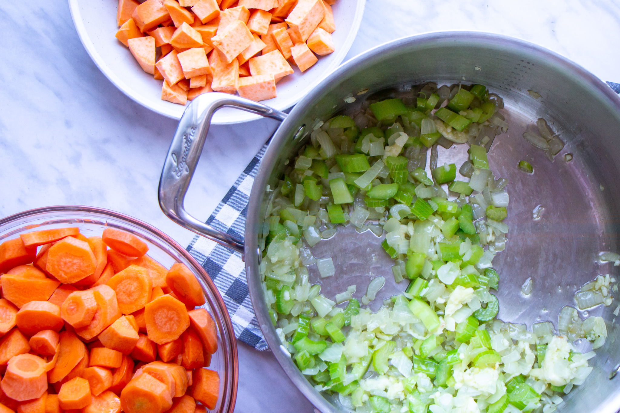 Simple and Delicious Roasted Carrot Soup Recipe