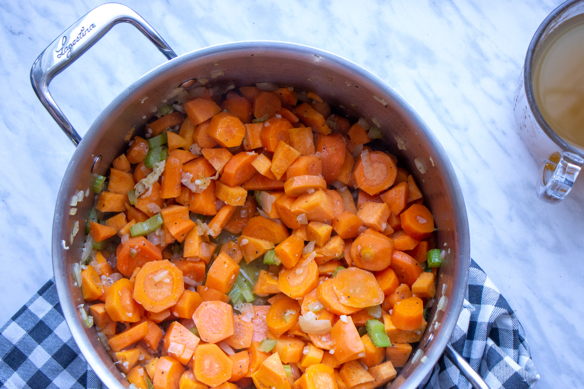 Simple and Delicious Roasted Carrot Soup Recipe