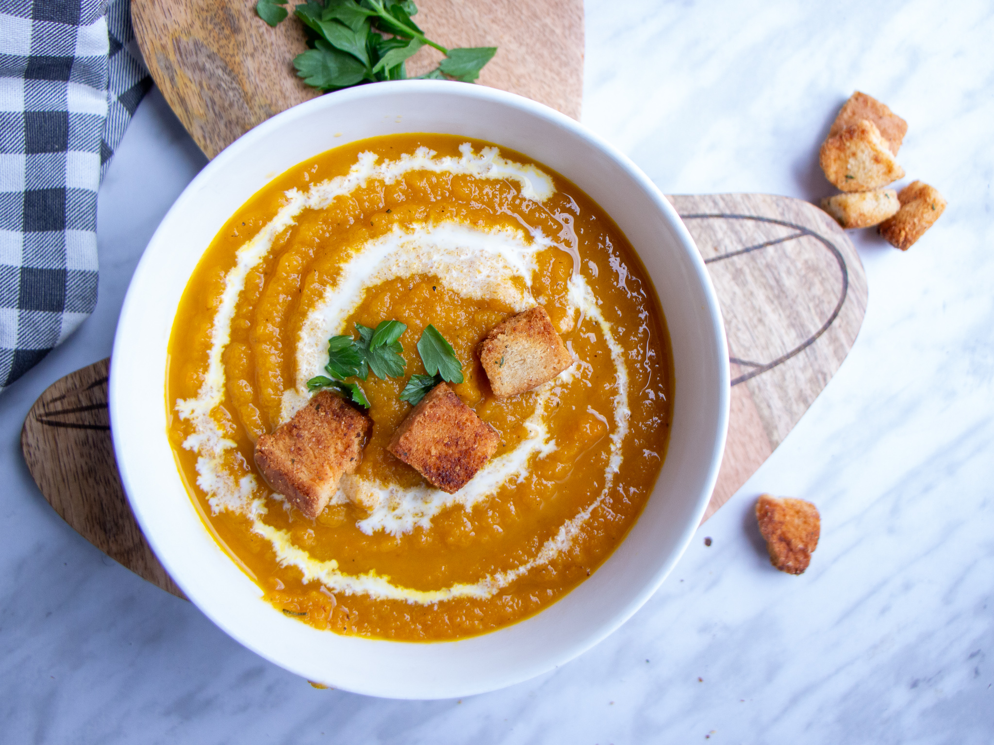 Simple and Delicious Roasted Carrot Soup Recipe