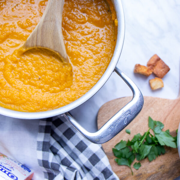 Simple and Delicious Roasted Carrot Soup Recipe