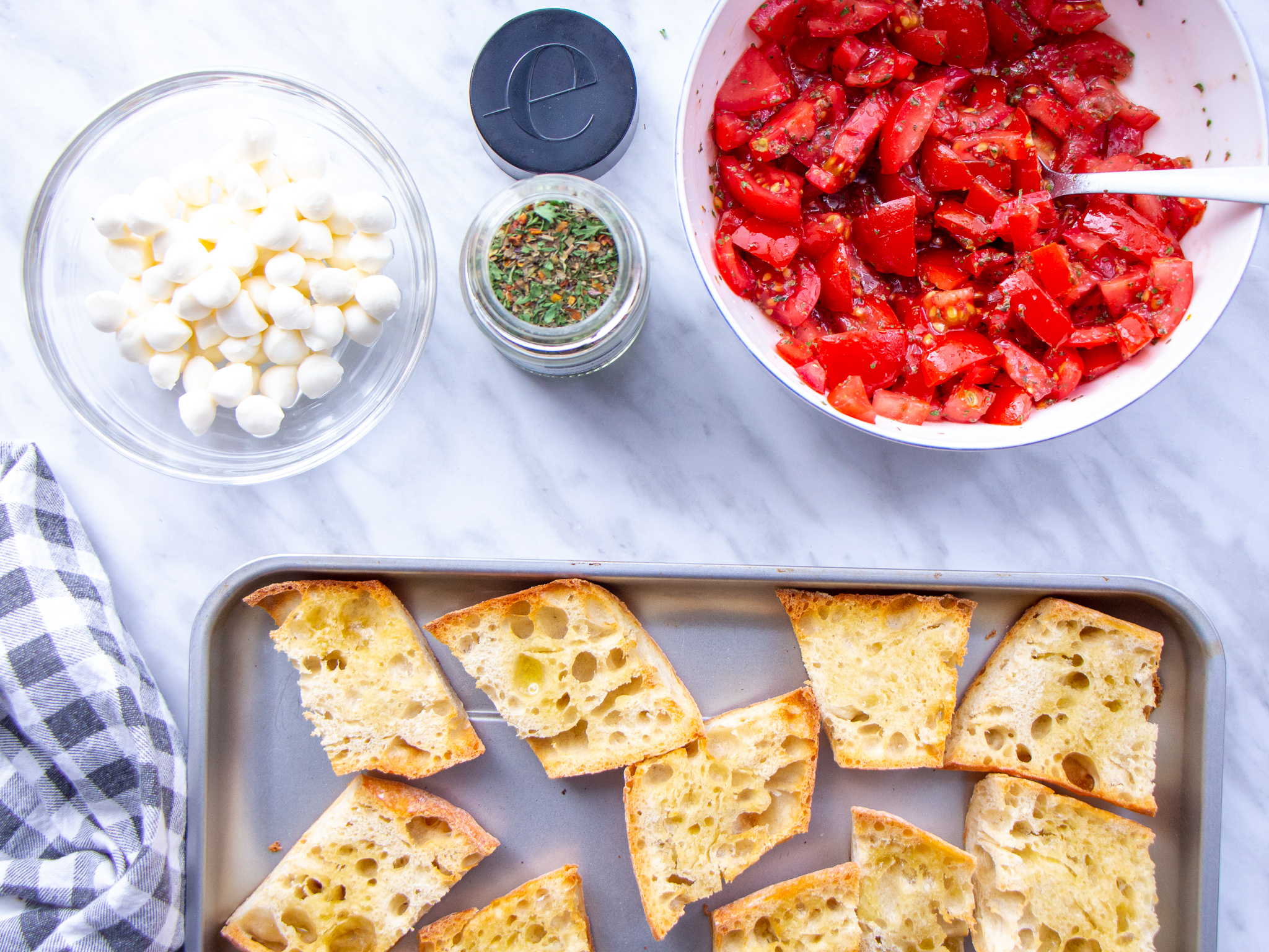 Easy and Delicious Bruschetta With Bocconcini
