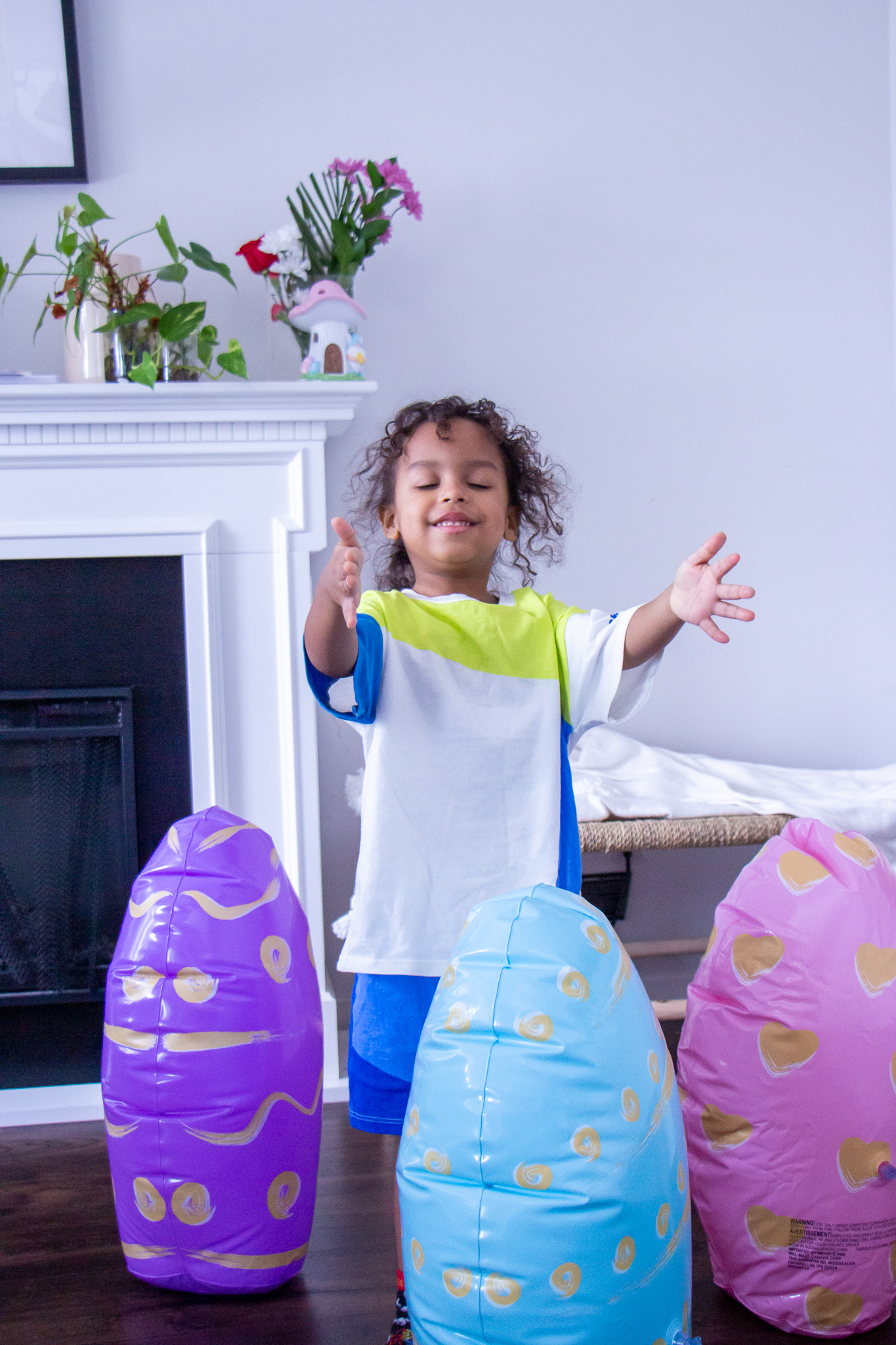 Toddler with PartyAire, Happy Easter Reusable Oversized Inflatable Eggs, 2-foot tall / 61 cm (pack of 3), Party & Repeat