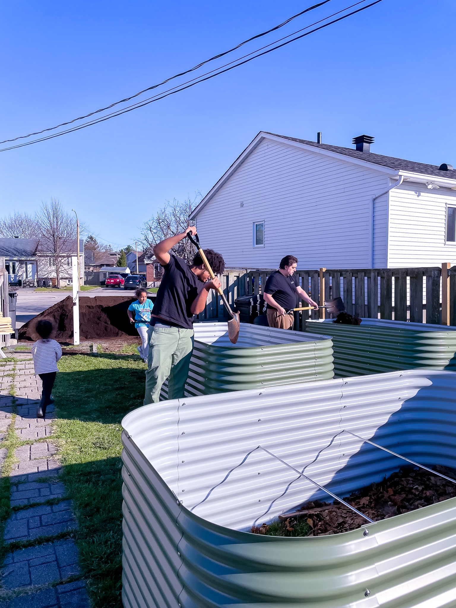 Getting Started: The Beginner's Guide to Gardening with Vego Garden Raised Beds