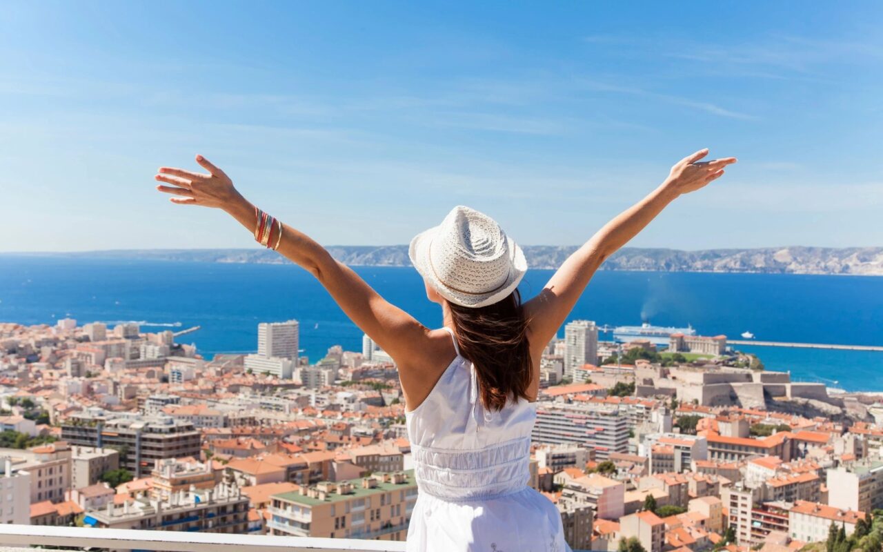 Luxury on a Budget: Living Large Without the Debt